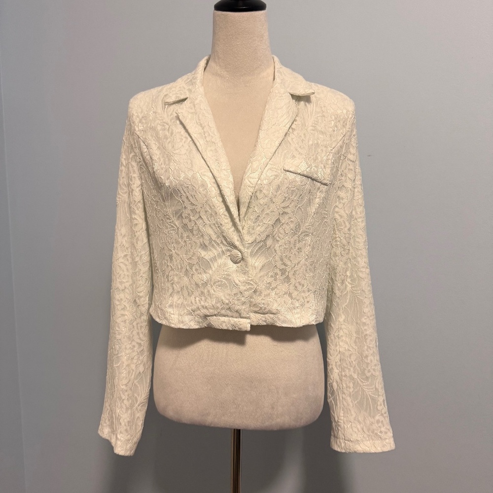 Lulus Elegant Pursuit White Lace Collared Cropped Blazer Size M